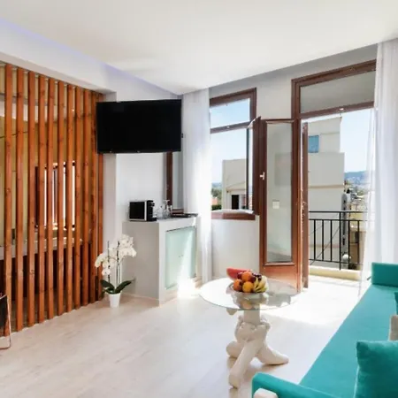 Diamond Luxury Hotel 3*