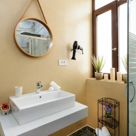 Diamond Luxury Hotel 3*